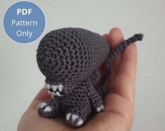 Alien Xenomorph crochet pattern