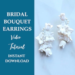 Könnte beinhalten: Weiße Brautohrringe mit Blumenmuster und Perlenakzenten. Die Ohrringe sind als Blumenstrauß gestaltet. Der Text "Bridal Bouquet Earrings Video Tutorial Instant Download" ist ebenfalls im Bild enthalten.
