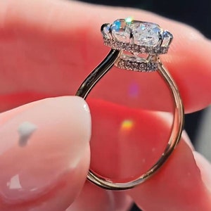 Oval Cut Moissanite Engagement Ring 8 Prong Oval Solitaire Moissanite Ring 14k Solid Gold Anniversary Gift Ring Bridal Ring Daily Ring