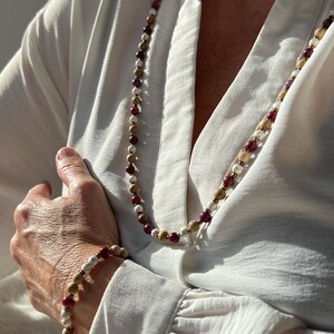 Pink and white pearl necklace and bracelet set