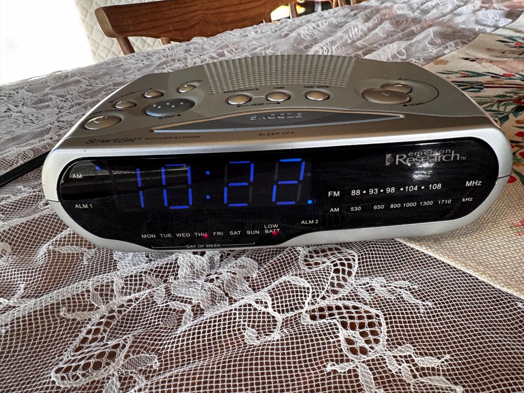 Vintage Emerson Research Smartset AM/FM 2-alarm Clock Radio - Great ...