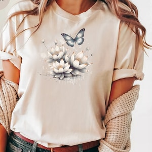 Vintage Blumen Shirt, Süßes Blumen Schmetterling Shirt, Wildblumen Wasser, Blumen Liebhaber Geschenk für Sie, Fairycore Forestcore T-Shirt