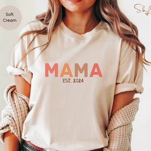 Personalized MAMA T-shirt, MOM T-shirt with year of birth and name, expectant mothers, baby shower, Mother&#39;s Day, birth gift, gift for mom