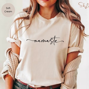 Namaste T-Shirt, chemise de yoga, chemise lotus, cadeau femme, cadeaux de yoga, vêtements de yoga, chemise minimaliste, t-shirt de méditation, Yogi Lovers