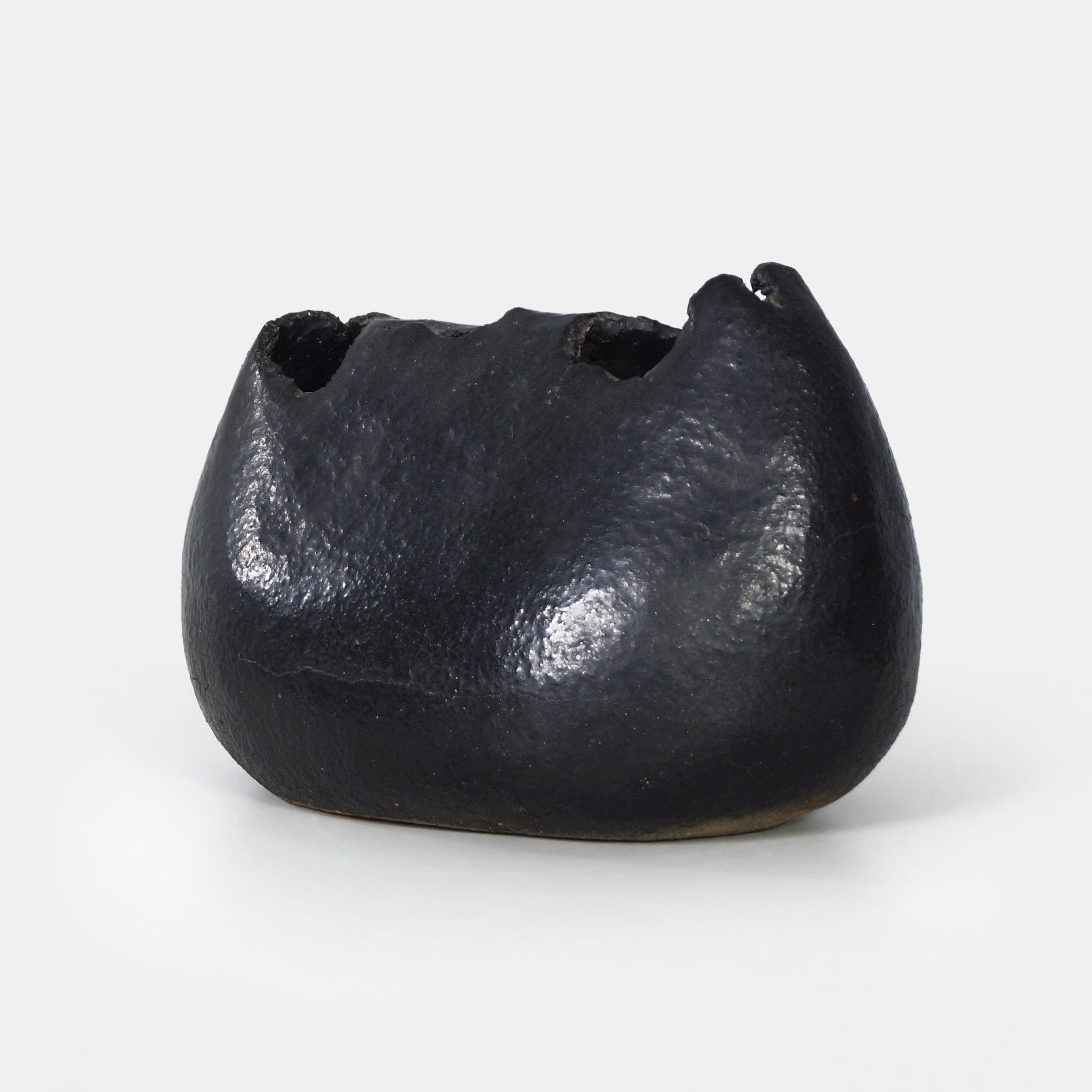 Keiko Yoshida Vase – Sculptural Ceramic Object, 197 Verified