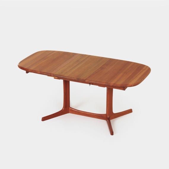Vintage Dyrlund Extendable Teak Dining Table – Danish Design