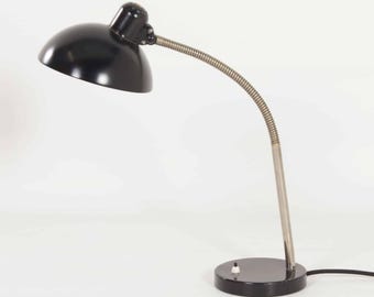 1930年代のKaiser Idell 6718シザーランプ、サテンブラック、復元され