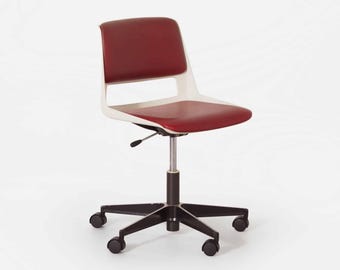 Krzesło biurowe Gispen 2533/BZ projektu André Cordemeyera dla firmy Gispen, lata 70., bez podłokietników, ciemnoczerwone OZNAKOWANE