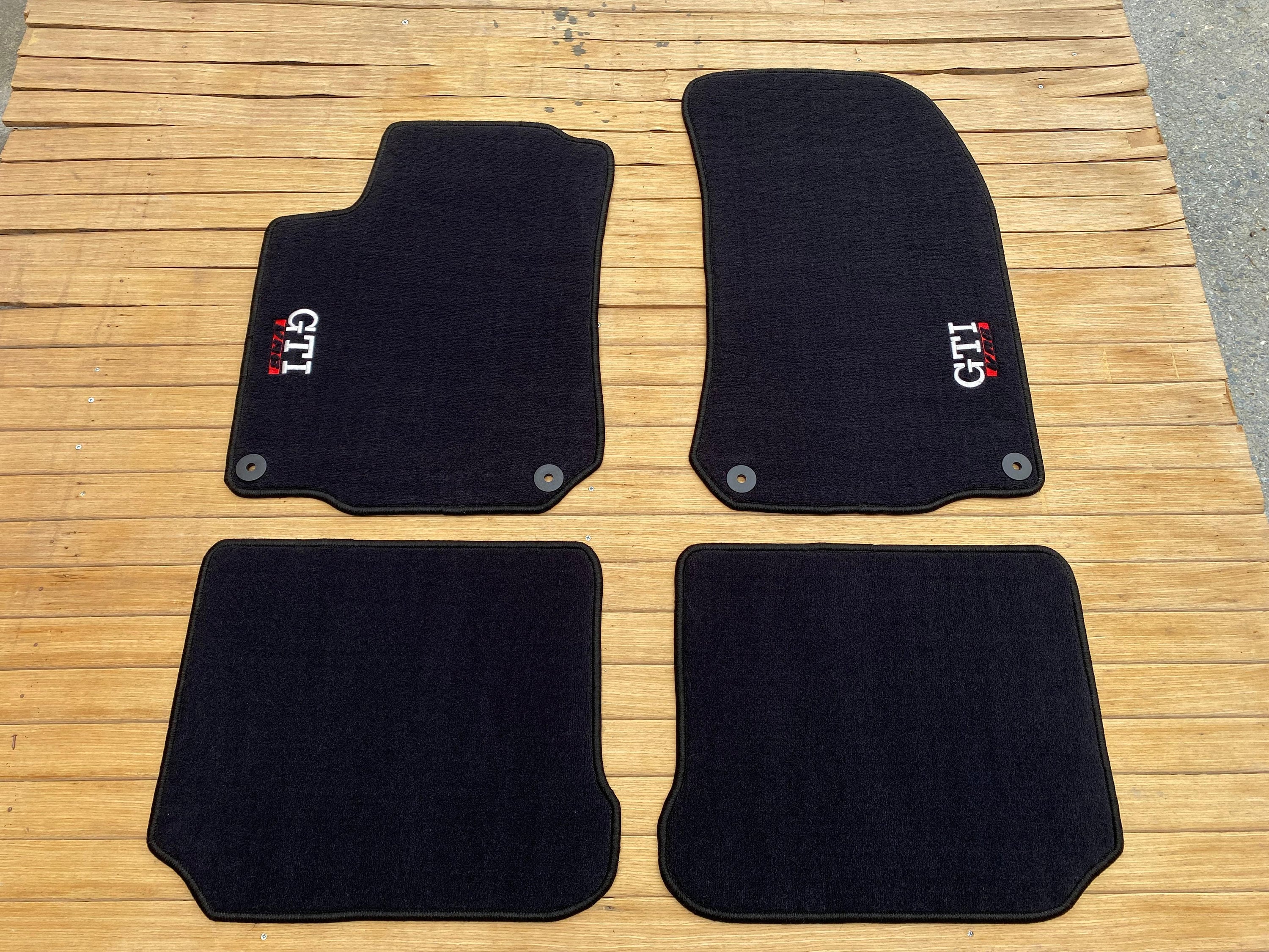 Lhd R32 LHD for VW Golf R32 Mk4 Hatchback Floor Mats Carpet Black 4 Pc 1999-05 ...