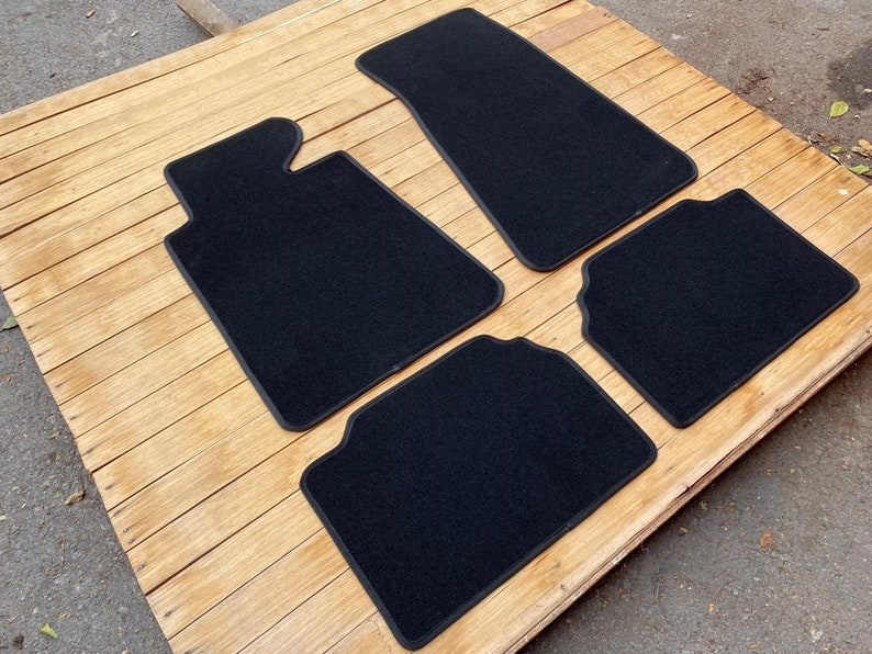 Fit for BMW E34 Custom Velour Floor Mats Carpet Black 4 Pcs 19871996