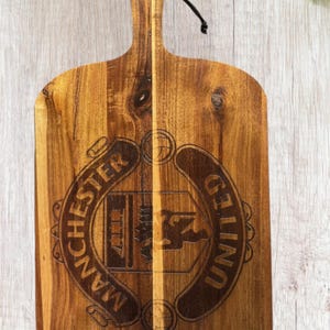 Personalised Wooden Chopping Board – Custom Engraved Gift