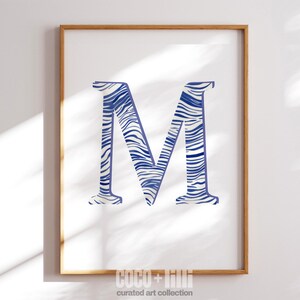 Arte caligráfico de acuarela con iniciales inspirado en el océano personalizado, estampado de monograma azul marino, estampado de vaquera costera, decoración de habitación playera, arte oceánico