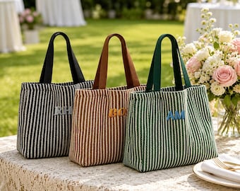 Gepersonaliseerde gestreepte draagtas, op maat geborduurde tas met initialen, cadeautasje bruidsmeisje, draagtas bruiloft, zomerhandtas voor vrouwen