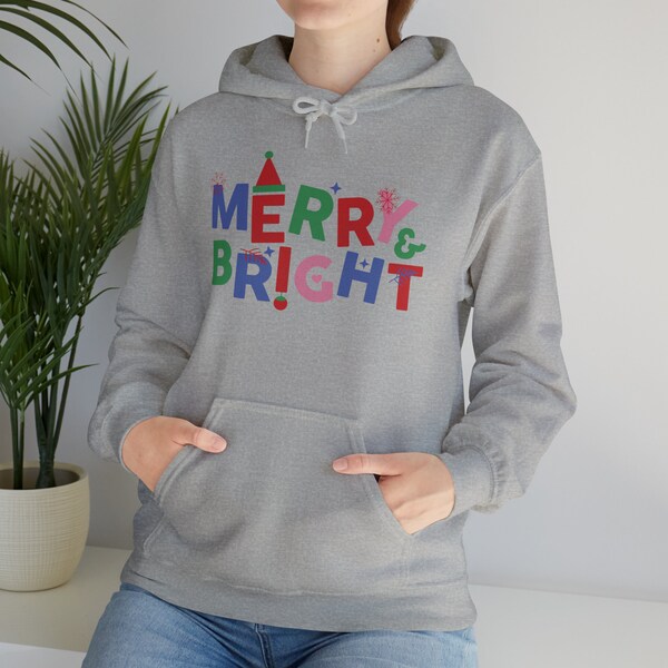 Merry & Bright Hoodie | Weihnachten Hoodie Sweatshirt | Urlaub Hoodie Sweatshirt | Winter Hoodie | Unisex Heavy Blend ™ Kapuzen-Sweatshirt