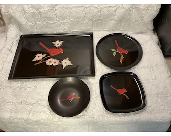 COUROC カーディナル（鳥）をモチーフにした黒漆塗りのトレイ＆皿セット 4点セット 手作りの装飾食器 状態良好
