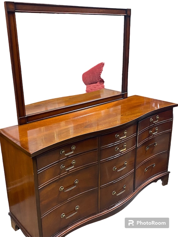 Dixie furniture dresser with mirror deals