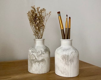 Pot - vase marbré à fleurs séchées - minimaliste
