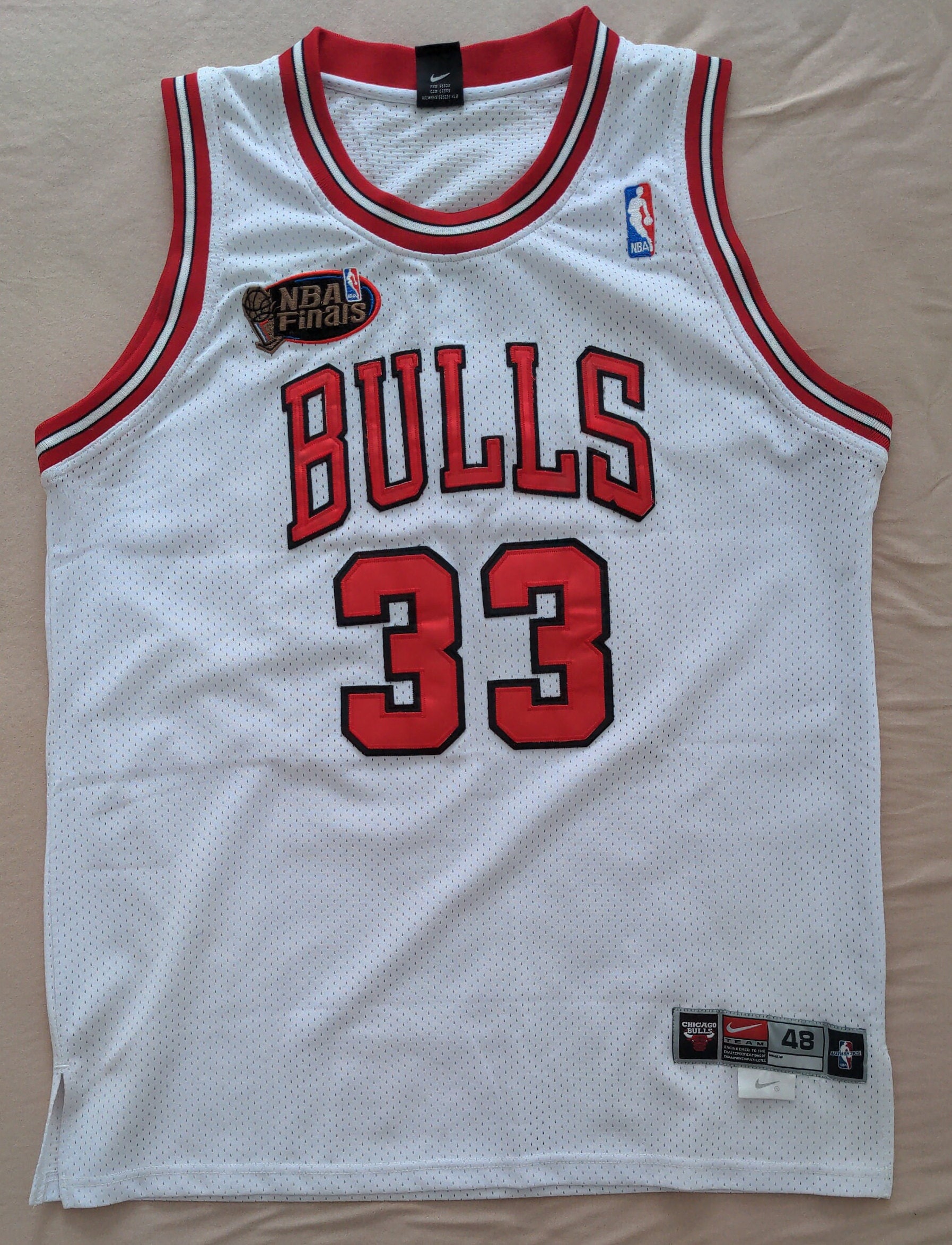 SWINGMAN JERSEY CHICAGO BULLS SCOTTIE PIPPEN - GOLD TOILE – Custom Teez NZ