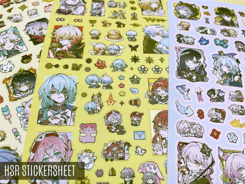 K&ouml;nnte beinhalten: Bl&auml;tter mit bunten Aufklebern mit Anime-Charakteren. Die Aufkleber haben verschiedene Designs, darunter Portr&auml;ts, kleine Figuren und dekorative Elemente. Der Text "HSR STICKERSHEET" ist unten sichtbar.