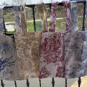 Sac cabas/ fourre-tout en toile de jouy-4 couleurs. Fourré avec poche intérieure, sac bandoulière, personnalisé et fait main - Style français