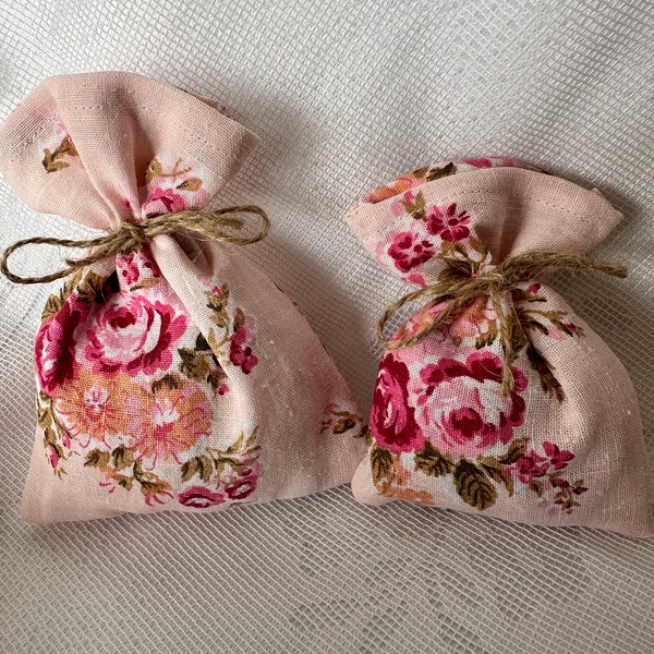 Petits sac en tissu vintage  rose pour papier cadeau/ souvenir mariage, baptême, anniversaire ou communion