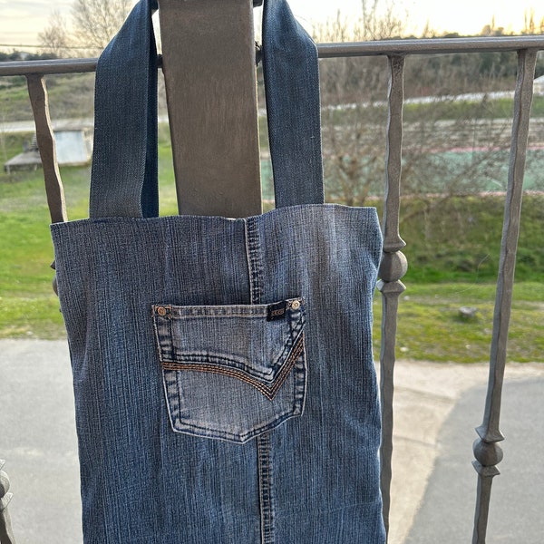 Tote bag en jeans fait main recyclé avec 2 poches extérieur