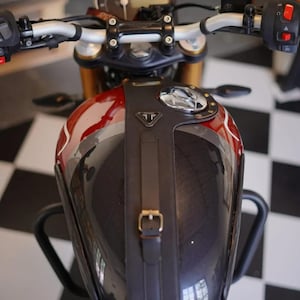Tank strap triumph - Etsy 日本