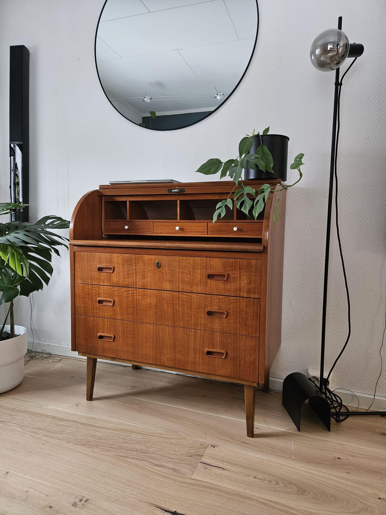 Vintage 1960er Skandinavischer Teak Sekretär, Mid-Century Dänischer Schreibtisch mit Schubladen, Kompaktes Klappbüro