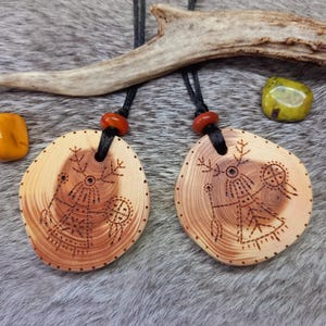 Sami shamaness wooden necklace, Tree annual rings pattern, Spiritual charm, Yew