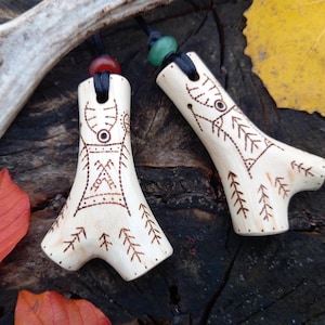 Sami shaman wooden necklace, Drumming shaman in woods, Y-shaped, Spiritual charm, Made of Beech