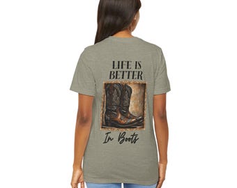 Camiseta "La vida es mejor con botas", camiseta de chico de campo, regalo de cazador, regalo para papá, camiseta de vaquero, camiseta de chico sureño, regalo para vaquero, camiseta de granjero