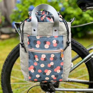 Mochila de lona encerada y nailon con cartera a juego: flores de verano