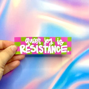 Sticker arc-en-ciel Queer Joy is Resistance Fierté LGBTQ+ Cadeau en vinyle du mois de la fierté queer