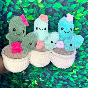 Crochet potted plant, crochet plant, desk plant, plant plushie