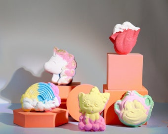 Fun shaped bath bombs for kids – unicorn, dinosaur, pig, cloud fizz bomb gift UK