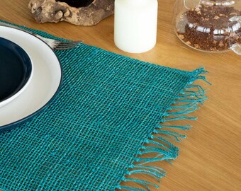 Handwoven Seagrass Placemats – Eco-Friendly Fringe Dining Decor