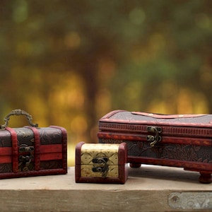 Vintage Style Tissue Box