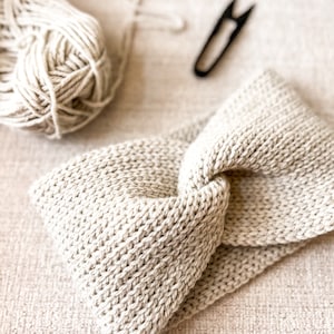CROCHET EARWARMER PATTERN | Headband ~ Earwarmer ~ Turban ~ Twisted | The Abrazo Earwarmer | Crochet headband Pattern Winter