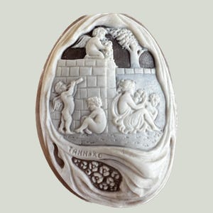 Signed TANNARO Sardonyx Shell Cameo – Italian Putti Scene – Loose Vintage Cameo 1970s–1980s