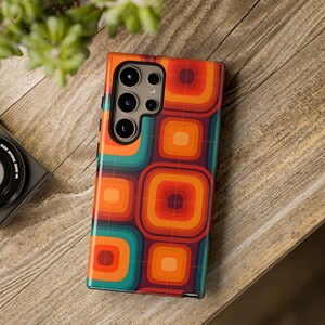 レトロなオレンジとティールのパターン：トレンディな電話ケース - 70年代のヴィンテージ電話カバー、幾何学模様の携帯電話ケース、1970年代の美しいタフな電話カバー