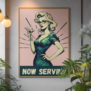 Retro Diva mit Martini - "Jetzt Serving" 12 PNGs und 12 JPGs, herunterladbare digitale Dateien, Sexy Vintage Frau, die es serviert!" Sofort-Downloads