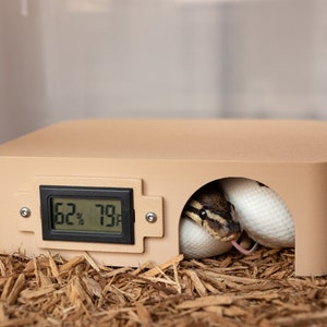 Reptile Hide with Front Thermometer/Hygrometer - InfoHide