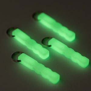 Magnetic Glow in the Dark Mini Keychain - 4 pack