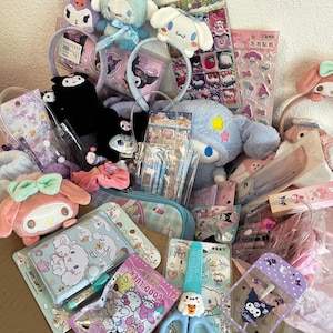 Sanrio Kuromi, Cinnamoroll, my melody Mystery Box, süßes Kawaii Briefpapier Bündel, Kawaii Wundertüten, Überraschungstasche, Überraschungsbox, Geburtstagsgeschenk