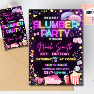 Puede incluir: Un vibrante juego de tarjetas de invitaci&oacute;n y agradecimiento para una fiesta de pijamas. La invitaci&oacute;n presenta el texto "Slumber Party" en colores ne&oacute;n, junto con los detalles de la fiesta y el nombre "Noah Smith". La tarjeta de agradecimiento tiene elementos de dise&ntilde;o a juego.