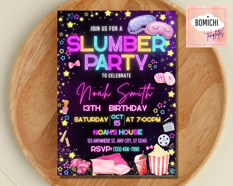 Puede incluir: Una vibrante invitaci&oacute;n a una fiesta de pijamas, con el texto "SLUMBER PARTY" en colores ne&oacute;n sobre un fondo p&uacute;rpura oscuro. La invitaci&oacute;n incluye detalles para el 13 cumplea&ntilde;os de Noah Smith, con ilustraciones de antifaces, donuts y palomitas de ma&iacute;z.