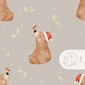 Puede incluir: Ilustración repetida de osos marrones con gorros de Papá Noel, con pequeños pájaros posados en sus narices. El fondo es gris claro con puntos blancos dispersos y hojas verdes de acebo.