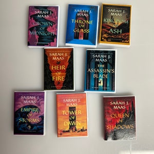 New covers Throne of Glass Mini Books