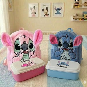 Personalisierter Rucksack und Lunchbox mit Stitch und Engeln – Schulset für Kinder – Weiche Plüschtasche mit Namensaufdruck