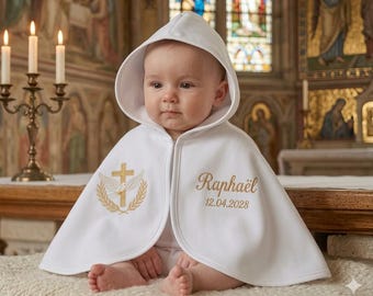 Personalisierter Taufumhang mit Kapuze, bestickter Umhang (genäht), Zeremonienkleidung, Taufandenken